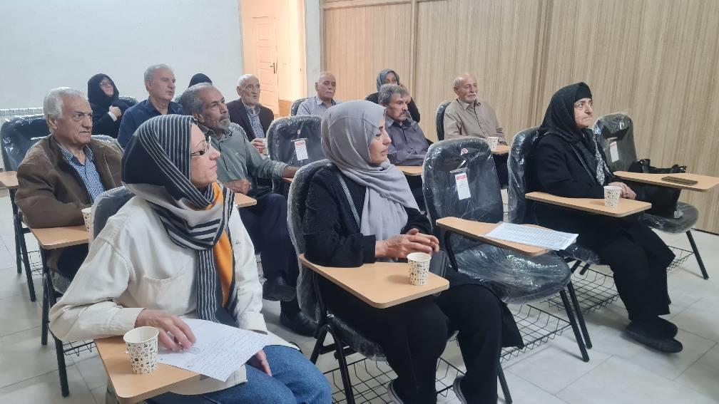 برگزاری دوره آموزشی آمادگی در بحران و بلایا ویژه بازنشستگان کشوری در خانه امید محلات.