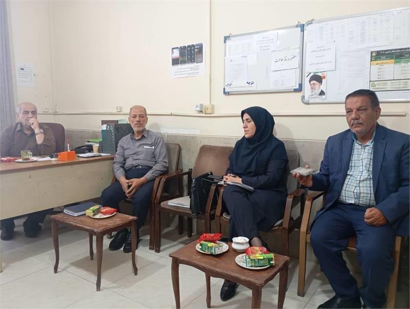 دیدار مدیر صندوق بازنشستگی استان مرکزی با اعضا و هیئت مدیره  کانون بازنشستگان آموزش و پرورش ساوه