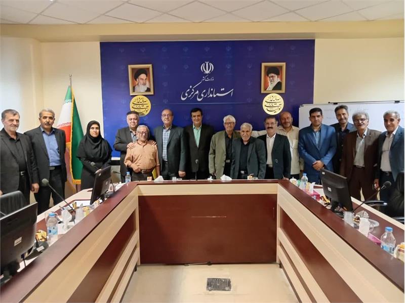 نشست منطقه ای روسای کانون های بازنشستگان وزارت کشور (منطقه غرب)