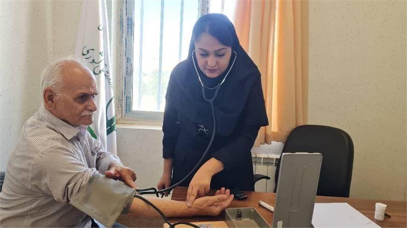خانه امید محلات میزبان طرح غربالگری رایگان سلامت بازنشستگان و سالمندان
