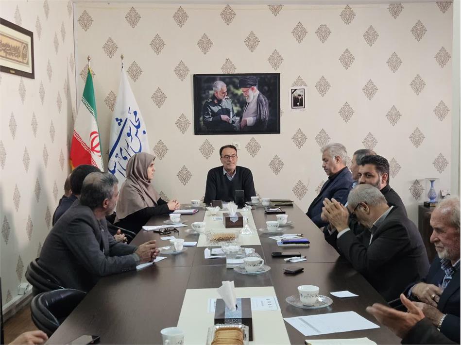 تاکید نماینده مردم اراک ، کمیجان و خنداب در مجلس شورای اسلامی بر لزوم تحقق عدالت در نظام پرداختی و حل مسائل معیشتی در دیدار