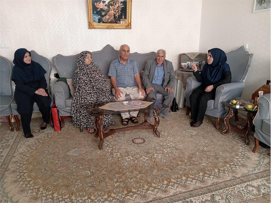 دیدار و عیادت از بازنشسته دانشگاه علوم پزشکی اراک به مناسبت بزرگداشت هفته سالمند